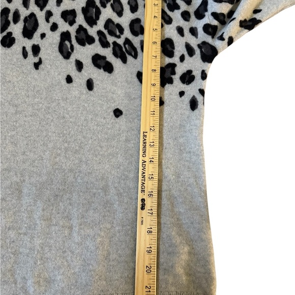 Cascading Leopard Print 100% Cashmere Sweater Size S - Picture 7 of 8